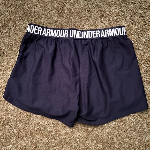 Under Armour Women’s UA Play Up Shorts - Picture 2 of 3